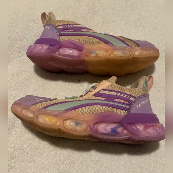 Fashion Kids Girls Lightweight Sneaker Shoes, Size: 3.5 (Big Kid 34) - Picture 2 of 5